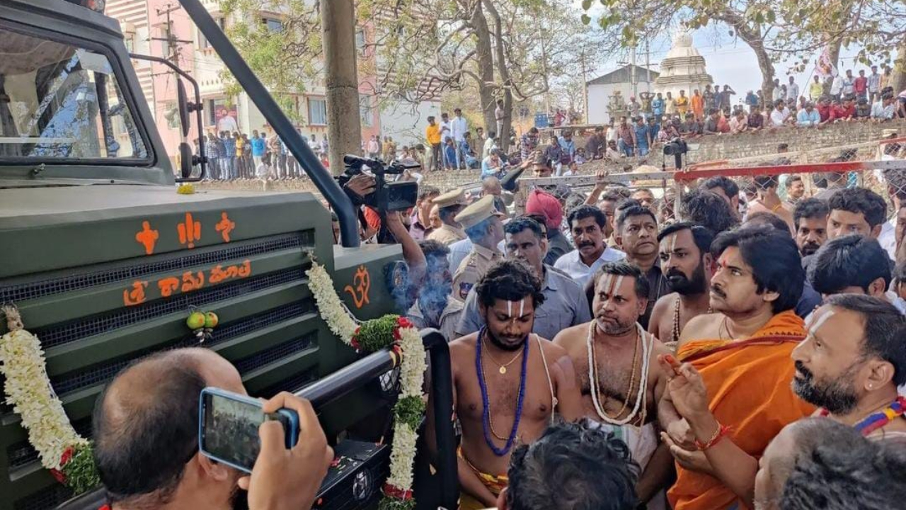 కొండగట్టులో వారాహికి జనసేనాని పవన్ కల్యాణ్ పూజలు.. రాజకీయాలపై ఏమన్నారంటే..